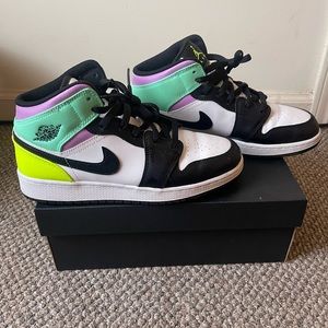 Air Jordan 1 Mid Pastel